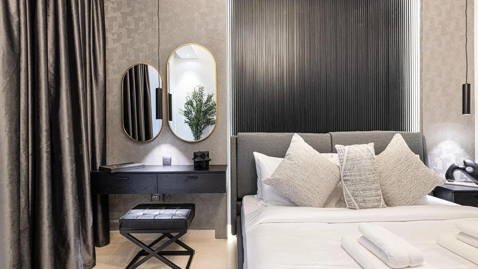 3Br Luxury Escape At Mon Reve I Access To Pool And Gym Apartment Dubai