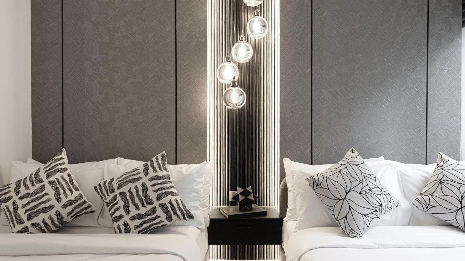 3Br Luxury Escape At Mon Reve I Access To Pool And Gym Apartment Dubai