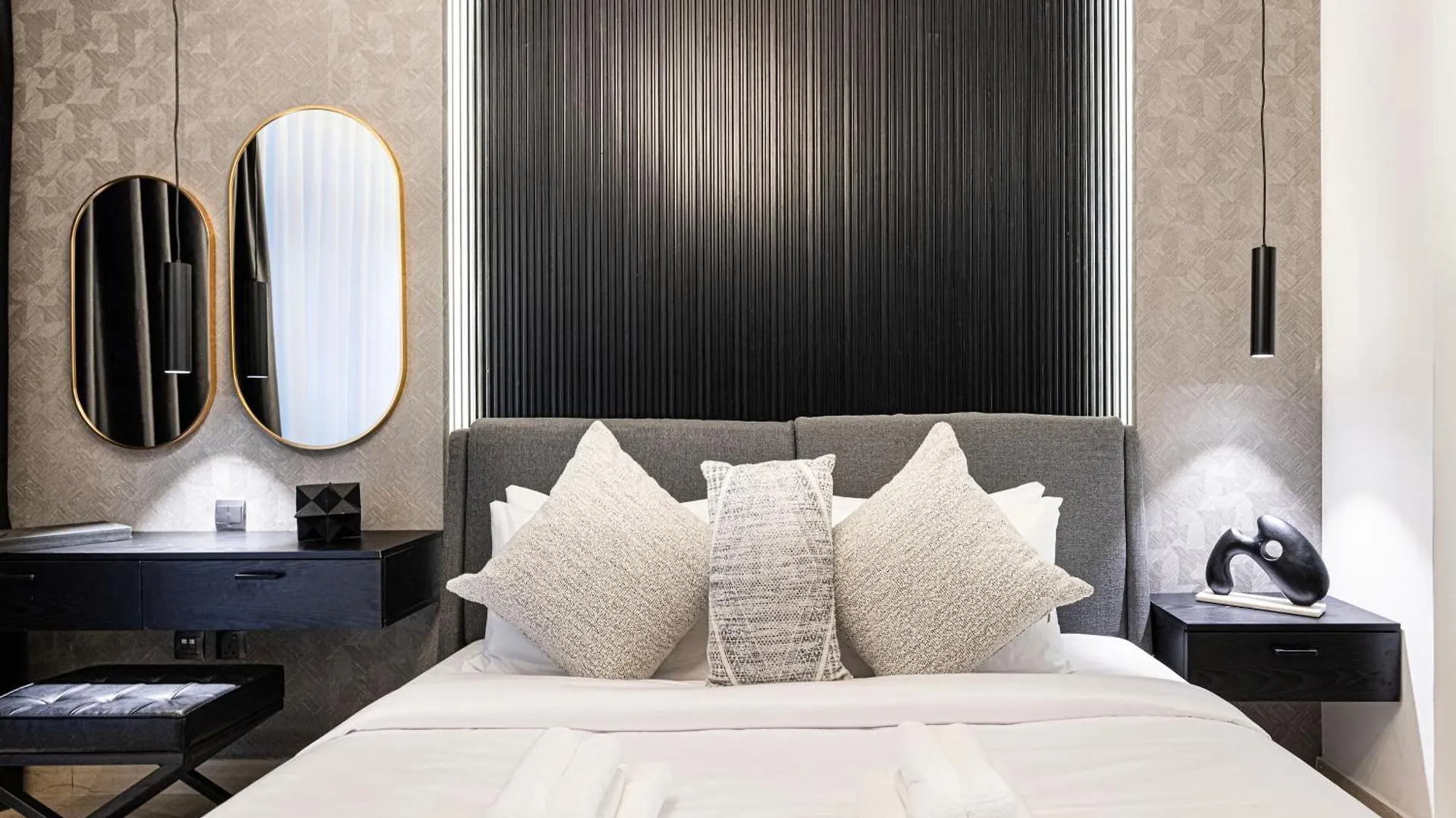 3Br Luxury Escape At Mon Reve I Access To Pool And Gym Apartment Dubai