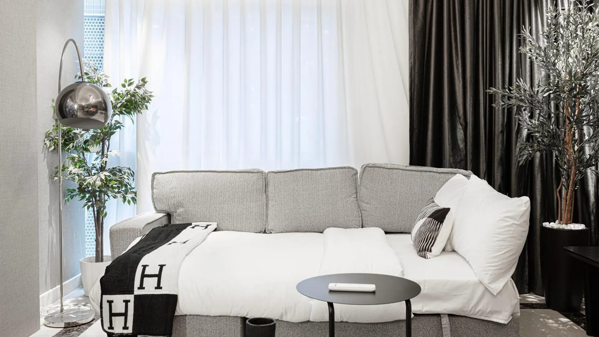 3Br Luxury Escape At Mon Reve I Access To Pool And Gym Apartment Dubai 0*,