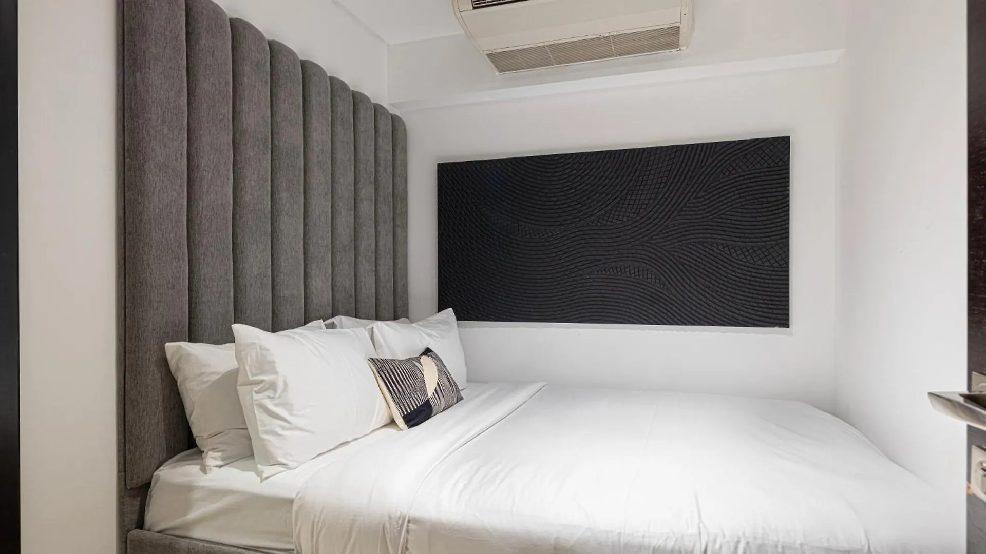 3Br Luxury Escape At Mon Reve I Access To Pool And Gym Apartment Dubai 0*,  United Arab Emirates