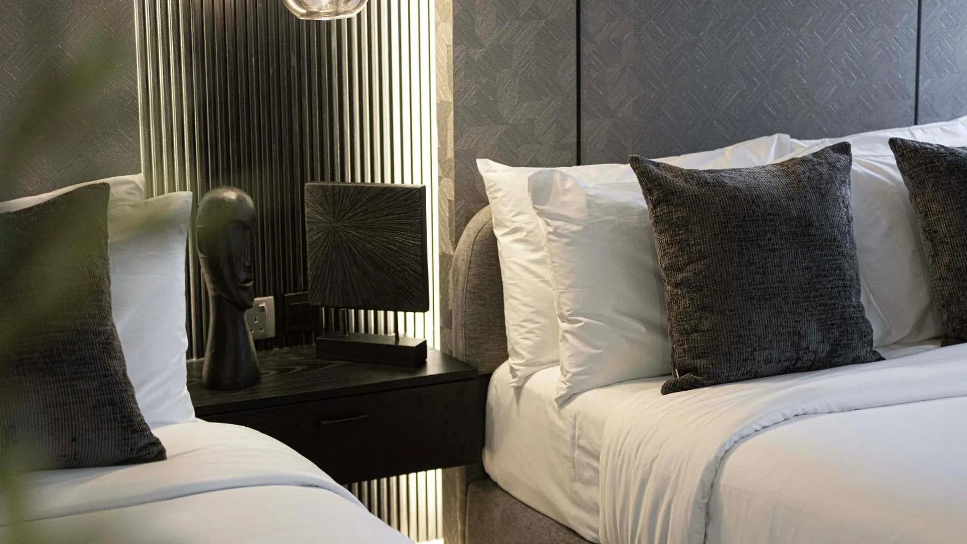 3Br Luxury Escape At Mon Reve I Access To Pool And Gym Apartment Dubai 0*,  United Arab Emirates