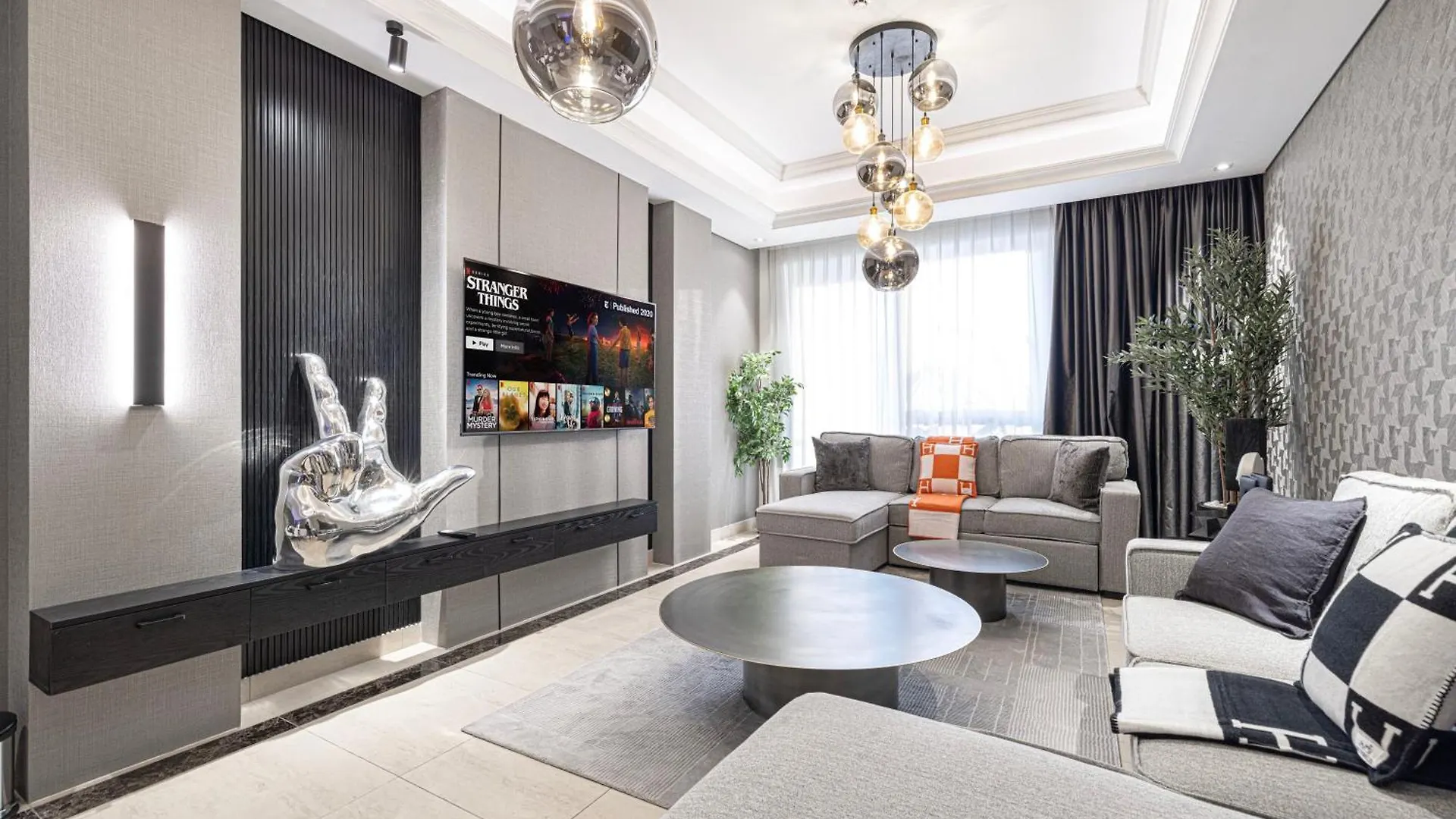 3Br Luxury Escape At Mon Reve I Access To Pool And Gym Apartment Dubai