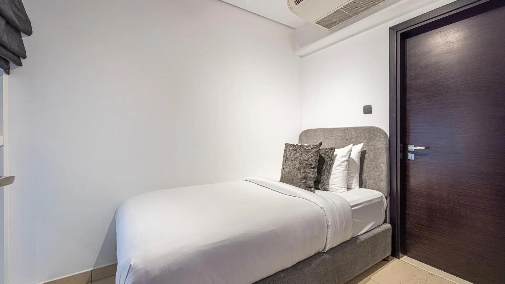 3Br Luxury Escape At Mon Reve I Access To Pool And Gym Apartment Dubai United Arab Emirates
