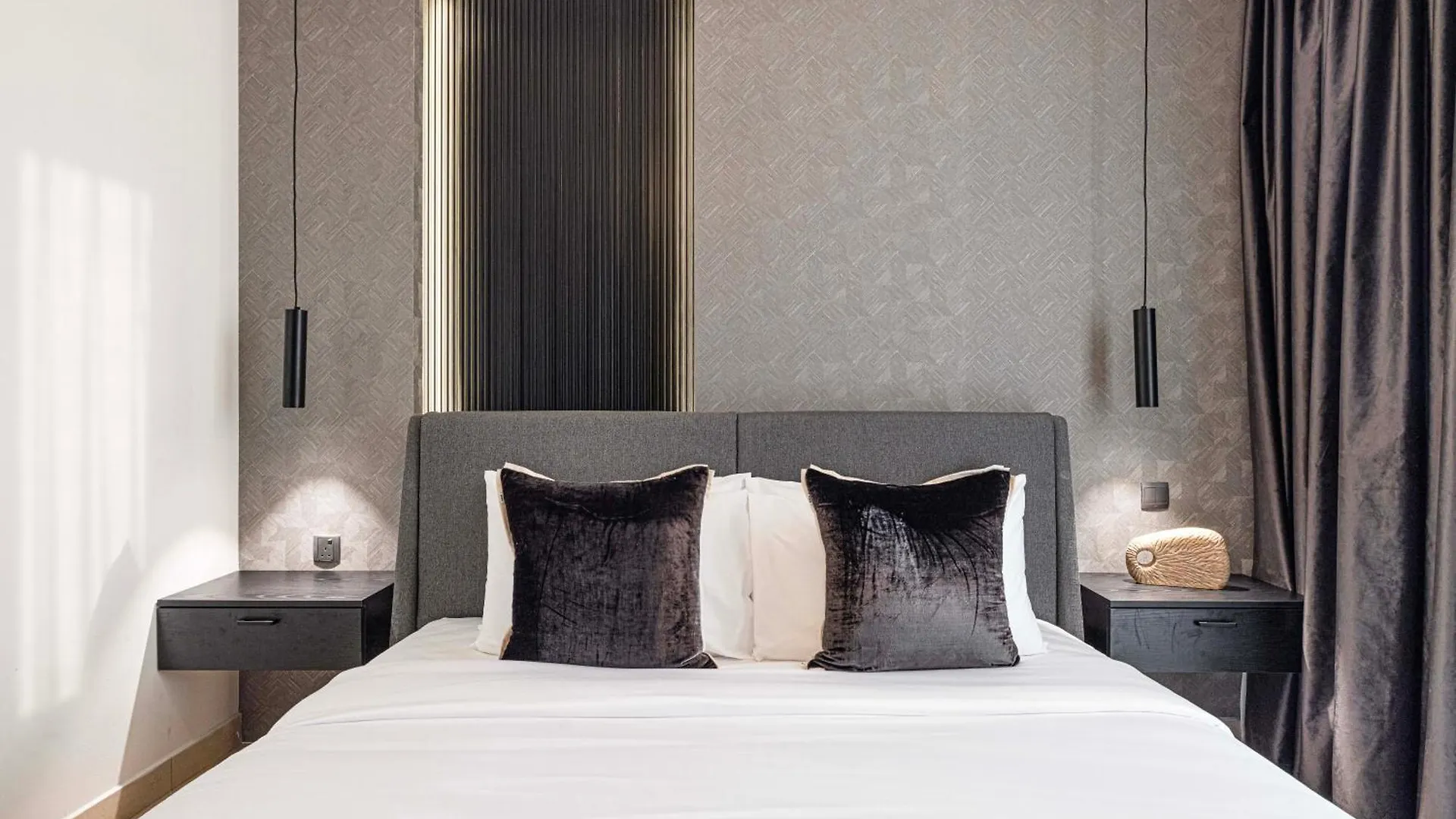 3Br Luxury Escape At Mon Reve I Access To Pool And Gym Apartment Dubai
