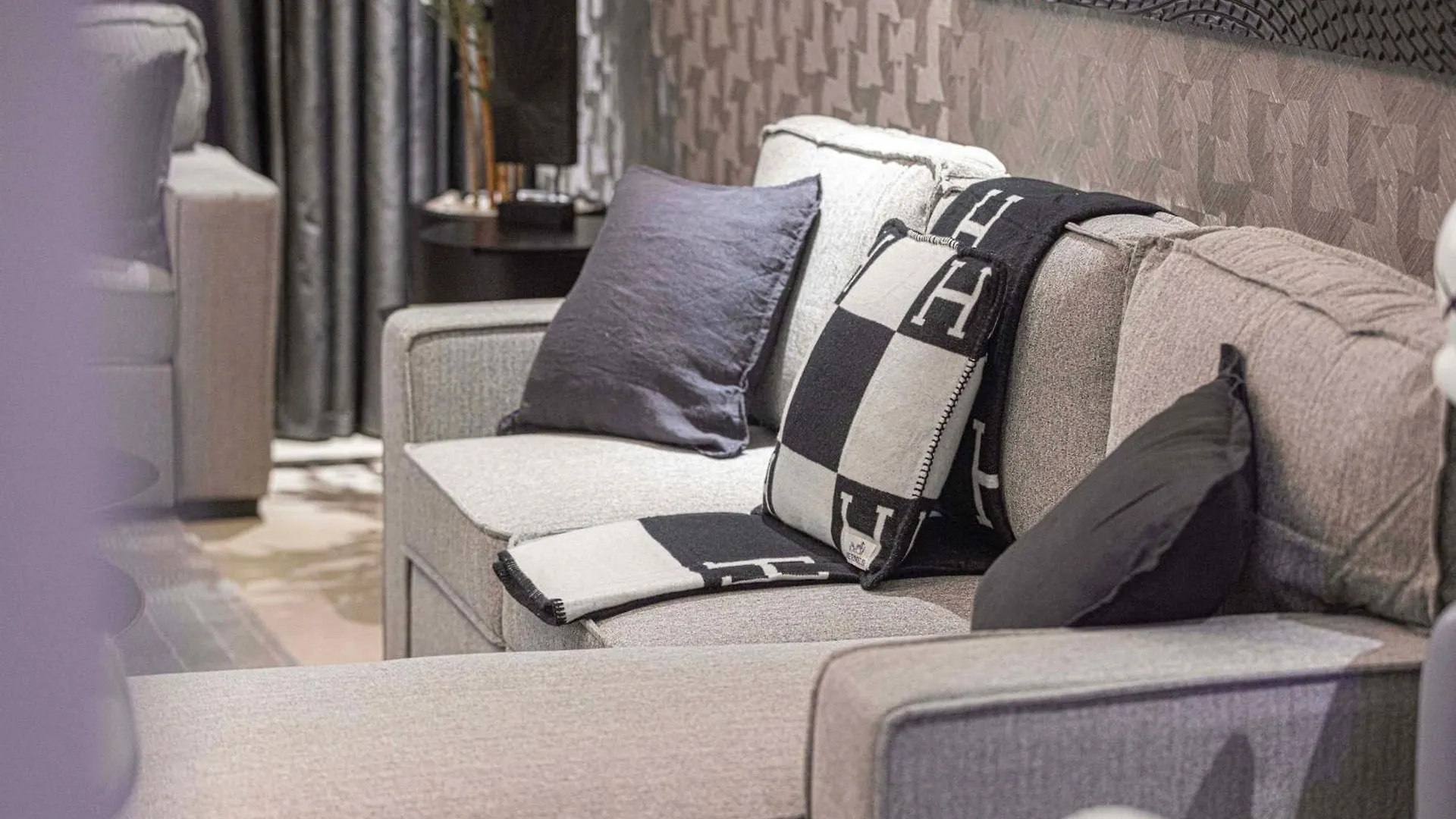 3Br Luxury Escape At Mon Reve I Access To Pool And Gym Apartment Dubai United Arab Emirates