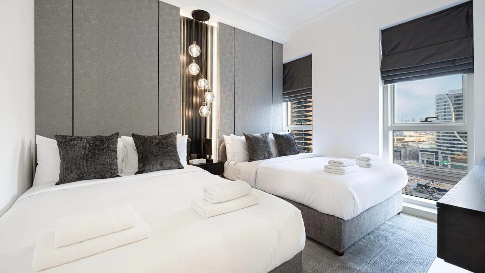 3Br Luxury Escape At Mon Reve I Access To Pool And Gym Apartment Dubai