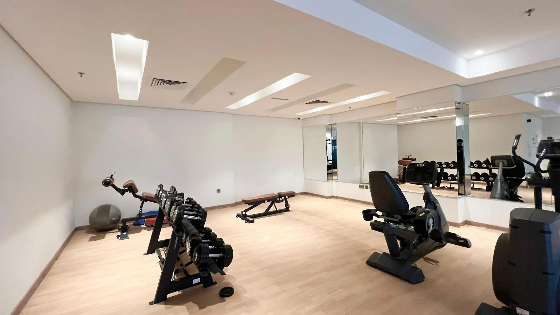 3Br Luxury Escape At Mon Reve I Access To Pool And Gym Apartment Dubai