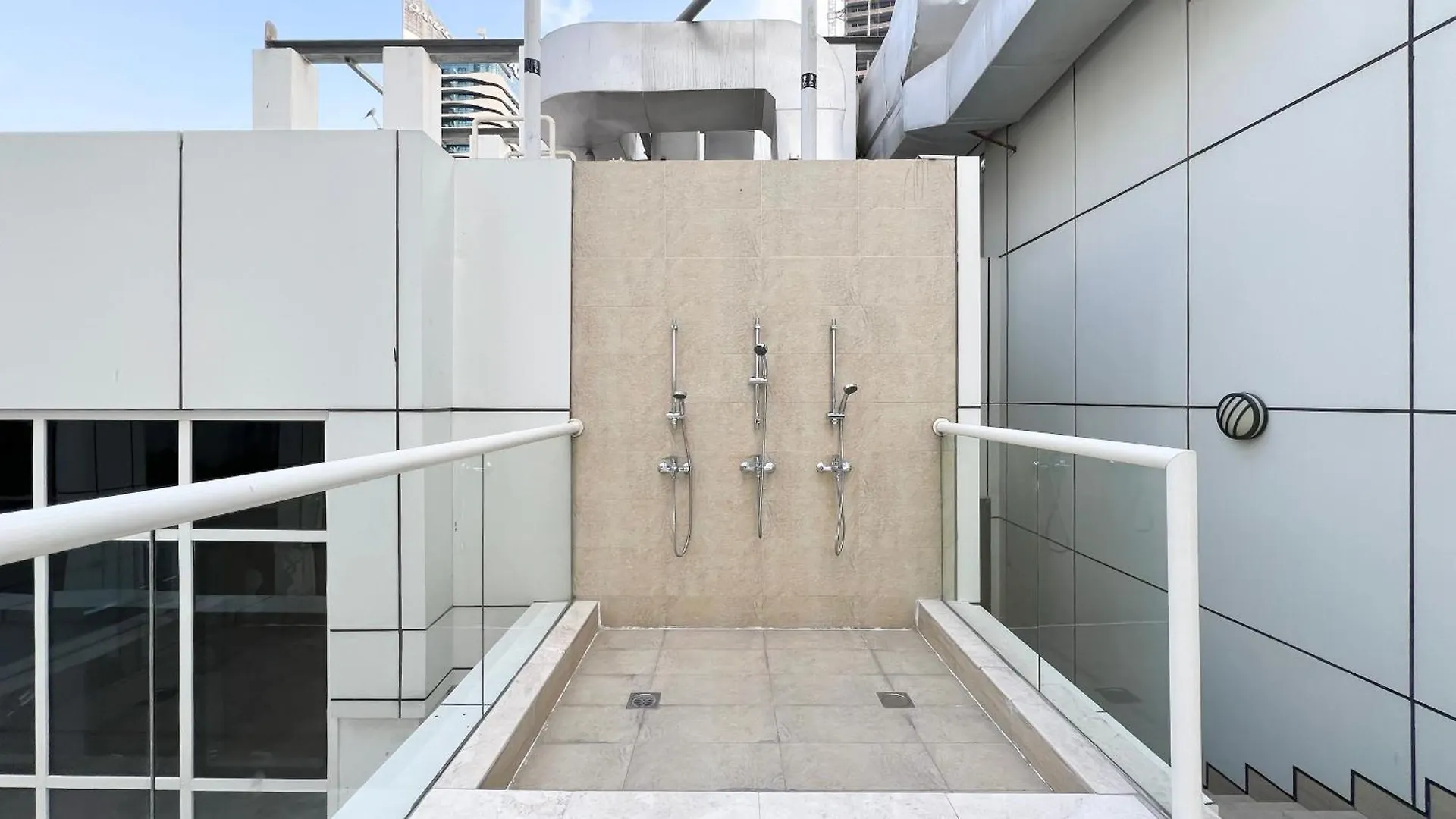 3Br Luxury Escape At Mon Reve I Access To Pool And Gym Apartment Dubai