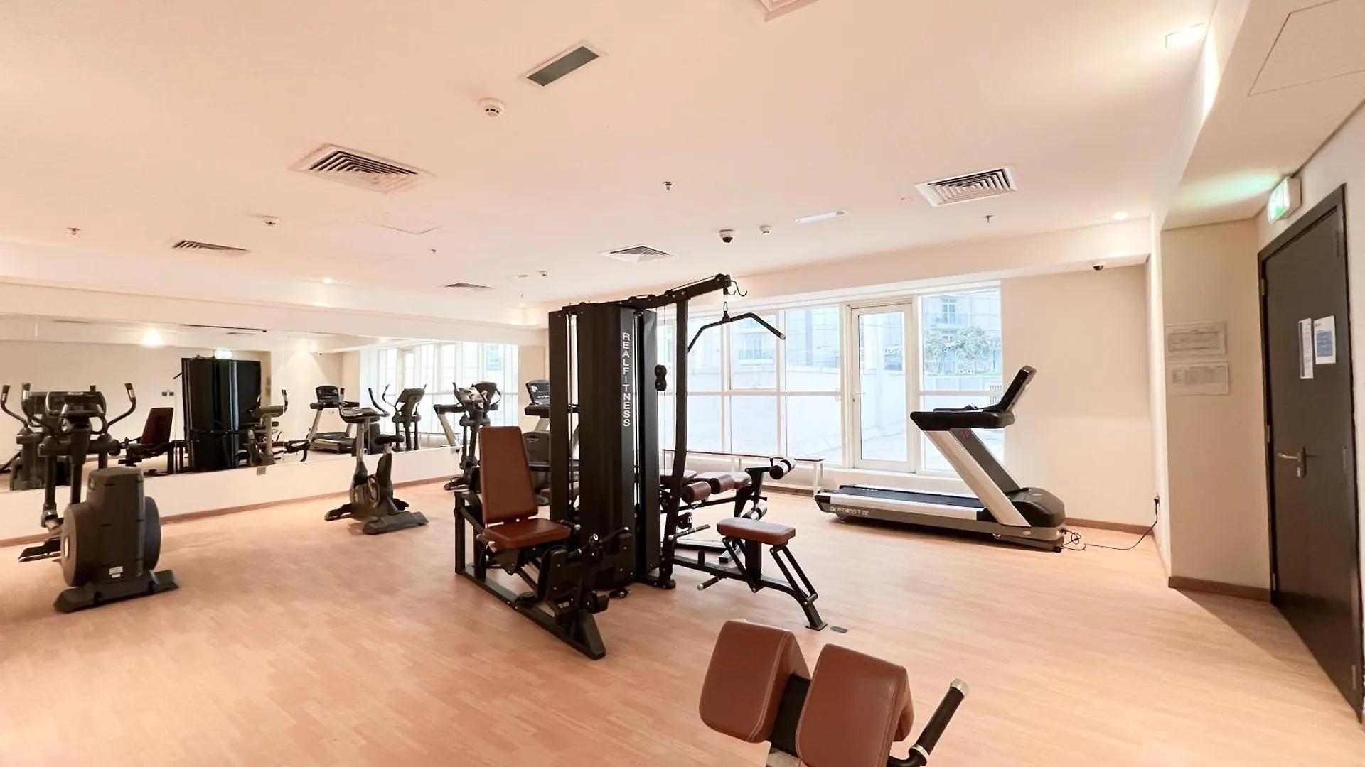 3Br Luxury Escape At Mon Reve I Access To Pool And Gym Apartment Dubai