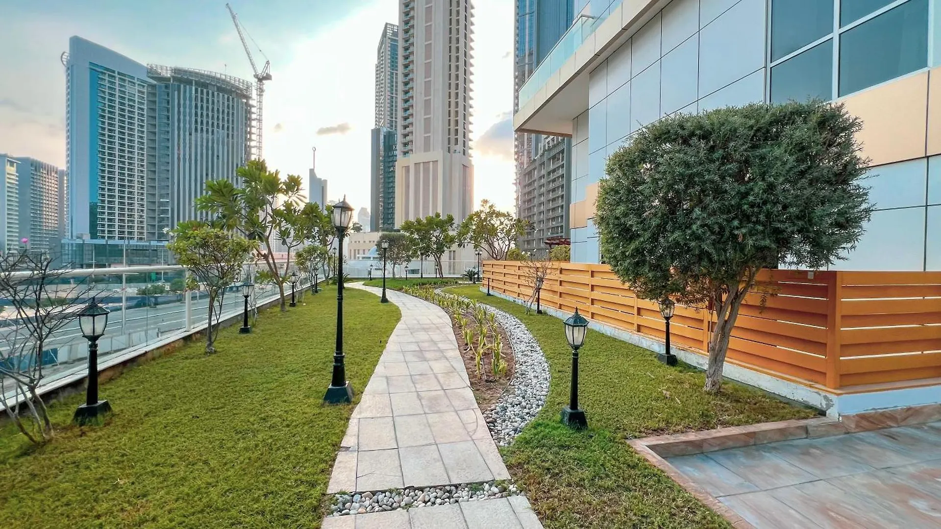3Br Luxury Escape At Mon Reve I Access To Pool And Gym Apartment Dubai